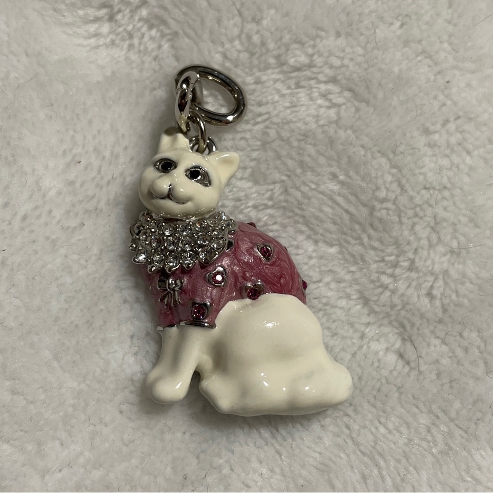 Alexander Kalifano White Cat Pendant/Keychain